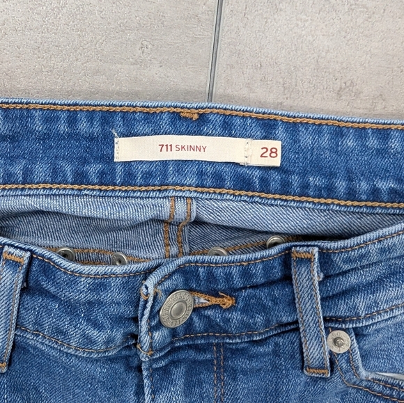 Levi's 711 Silver Stud Ankle Skinny Jeans Women's Size 28 - Picture 3 of 10
